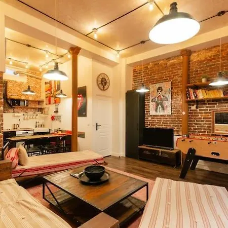 Montmartre Rue Des Martyrs Loft With Ac, 4-7 Peo * Paris