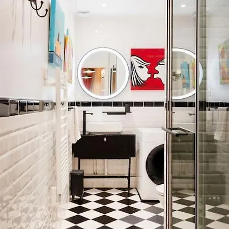 Montmartre Rue Des Martyrs Loft With Ac, 4-7 Peo Apartment