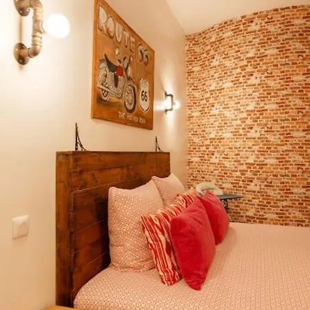 Montmartre Rue Des Martyrs Loft With Ac, 4-7 Peo Apartment Paris