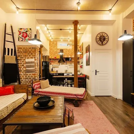 Montmartre Rue Des Martyrs Loft With Ac, 4-7 Peo *