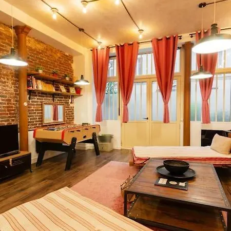 Montmartre Rue Des Martyrs Loft With Ac, 4-7 Peo