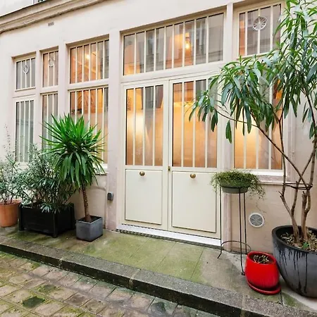 Montmartre Rue Des Martyrs Loft With Ac, 4-7 Peo Apartment Paris