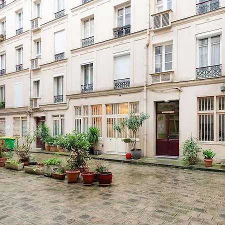 Montmartre Rue Des Martyrs Loft With Ac, 4-7 Peo Paris