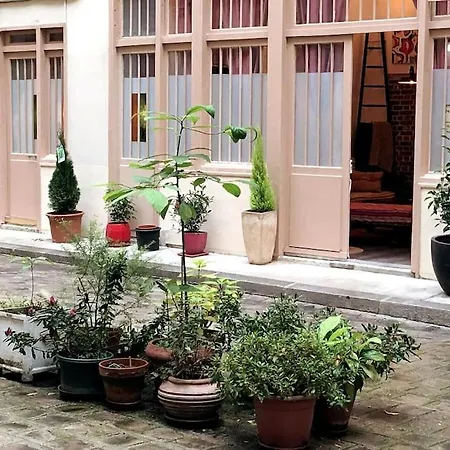 Montmartre Rue Des Martyrs Loft With Ac, 4-7 Peo Apartment *