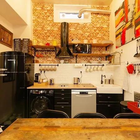 Apartment Montmartre Rue Des Martyrs Loft With Ac, 4-7 Peo *