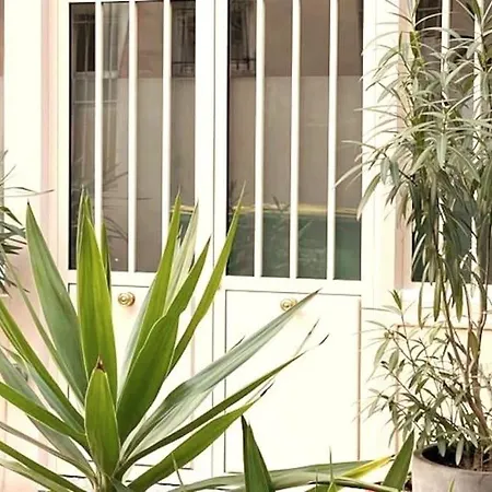 Montmartre Rue Des Martyrs Loft With Ac, 4-7 Peo Apartment Paris