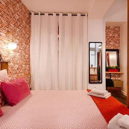 Apartment Montmartre Rue Des Martyrs Loft With Ac, 4-7 Peo