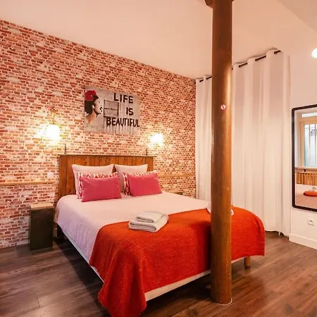 Montmartre Rue Des Martyrs Loft With Ac, 4-7 Peo