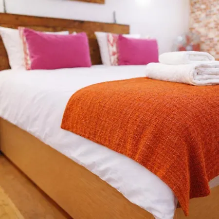 Montmartre Rue Des Martyrs Loft With Ac, 4-7 Peo