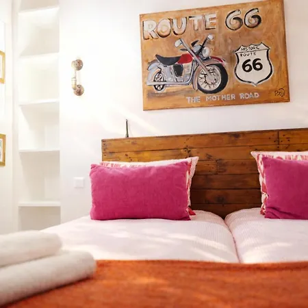 Montmartre Rue Des Martyrs Loft With Ac, 4-7 Peo * Paříž
