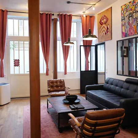 Montmartre Rue Des Martyrs Loft With Ac, 4-7 Peo * Paříž