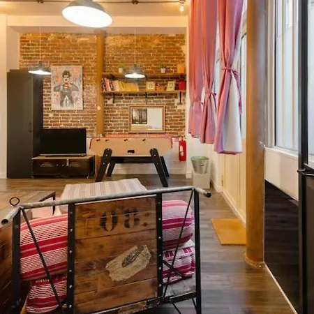 Montmartre Rue Des Martyrs Loft With Ac, 4-7 Peo